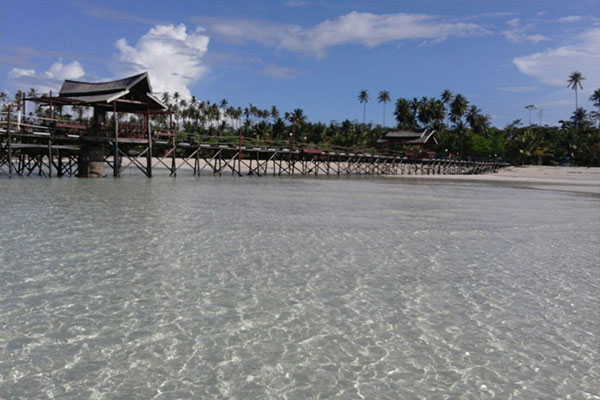 Pasir putih di Pulau Maratua, Berau. (Foto: Iqbal)